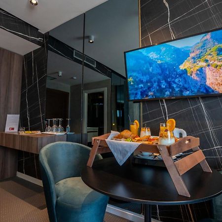 Hotel Chicago Shkoder Ngoại thất bức ảnh