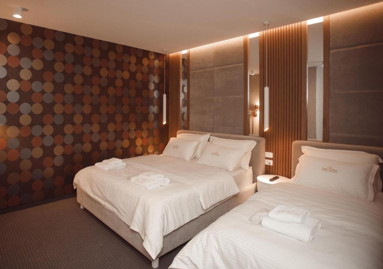 Hotel Chicago Shkoder Ngoại thất bức ảnh