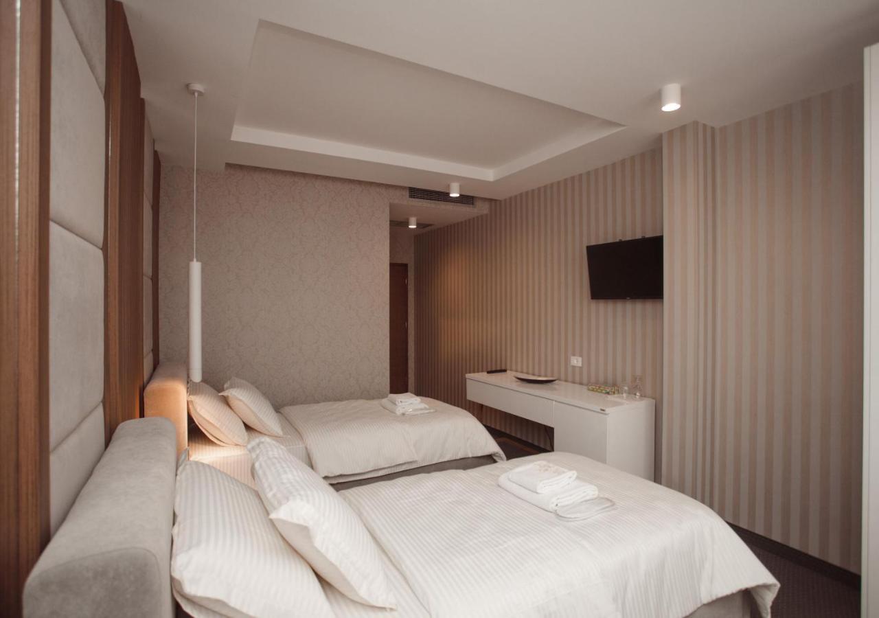 Hotel Chicago Shkoder Ngoại thất bức ảnh