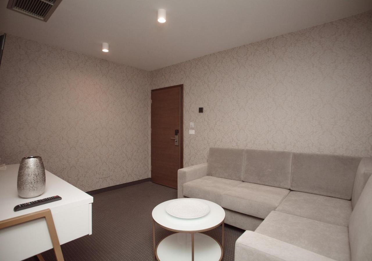 Hotel Chicago Shkoder Ngoại thất bức ảnh