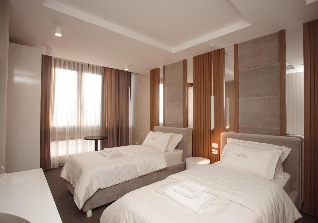 Hotel Chicago Shkoder Ngoại thất bức ảnh