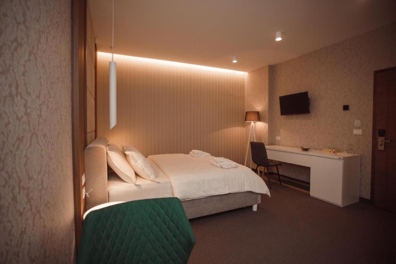 Hotel Chicago Shkoder Ngoại thất bức ảnh