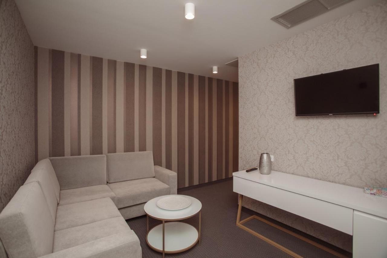 Hotel Chicago Shkoder Ngoại thất bức ảnh