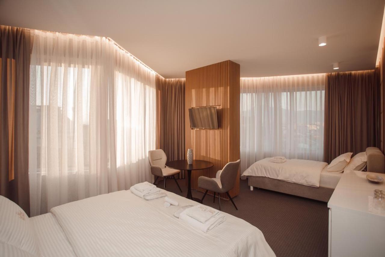 Hotel Chicago Shkoder Ngoại thất bức ảnh