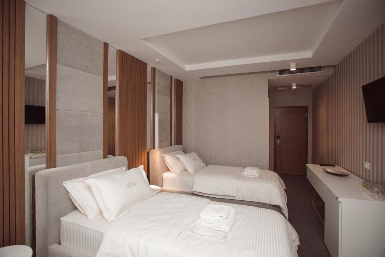 Hotel Chicago Shkoder Ngoại thất bức ảnh