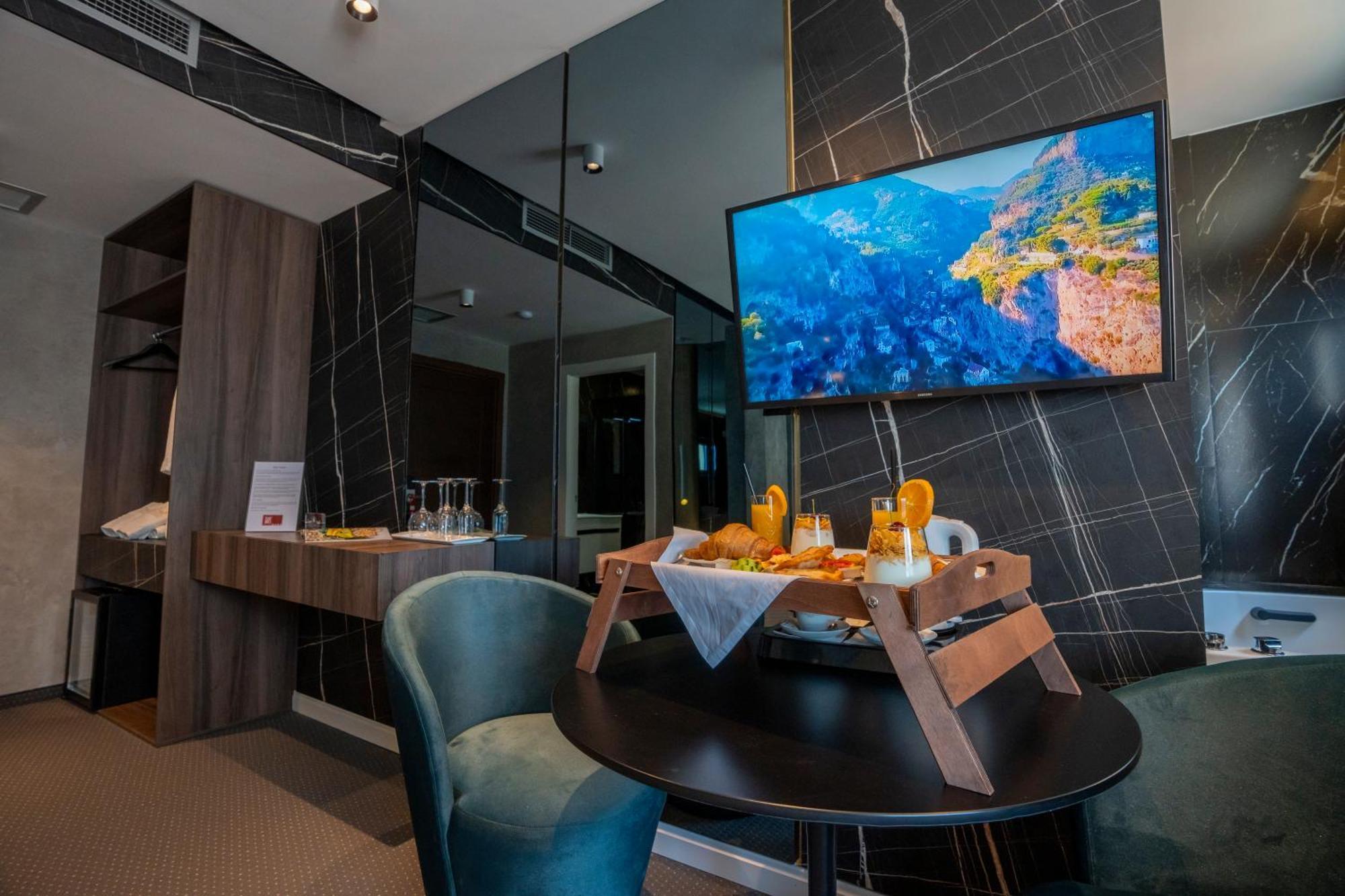 Hotel Chicago Shkoder Ngoại thất bức ảnh