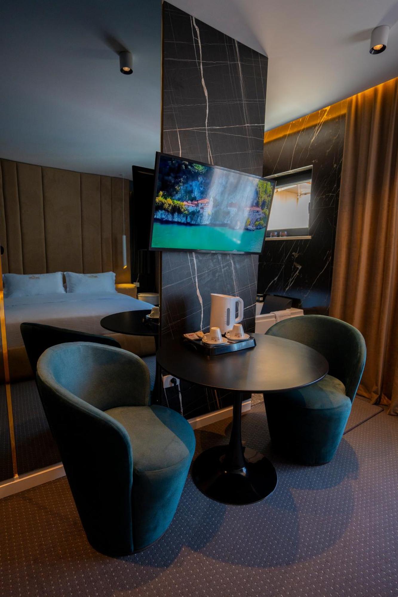 Hotel Chicago Shkoder Ngoại thất bức ảnh