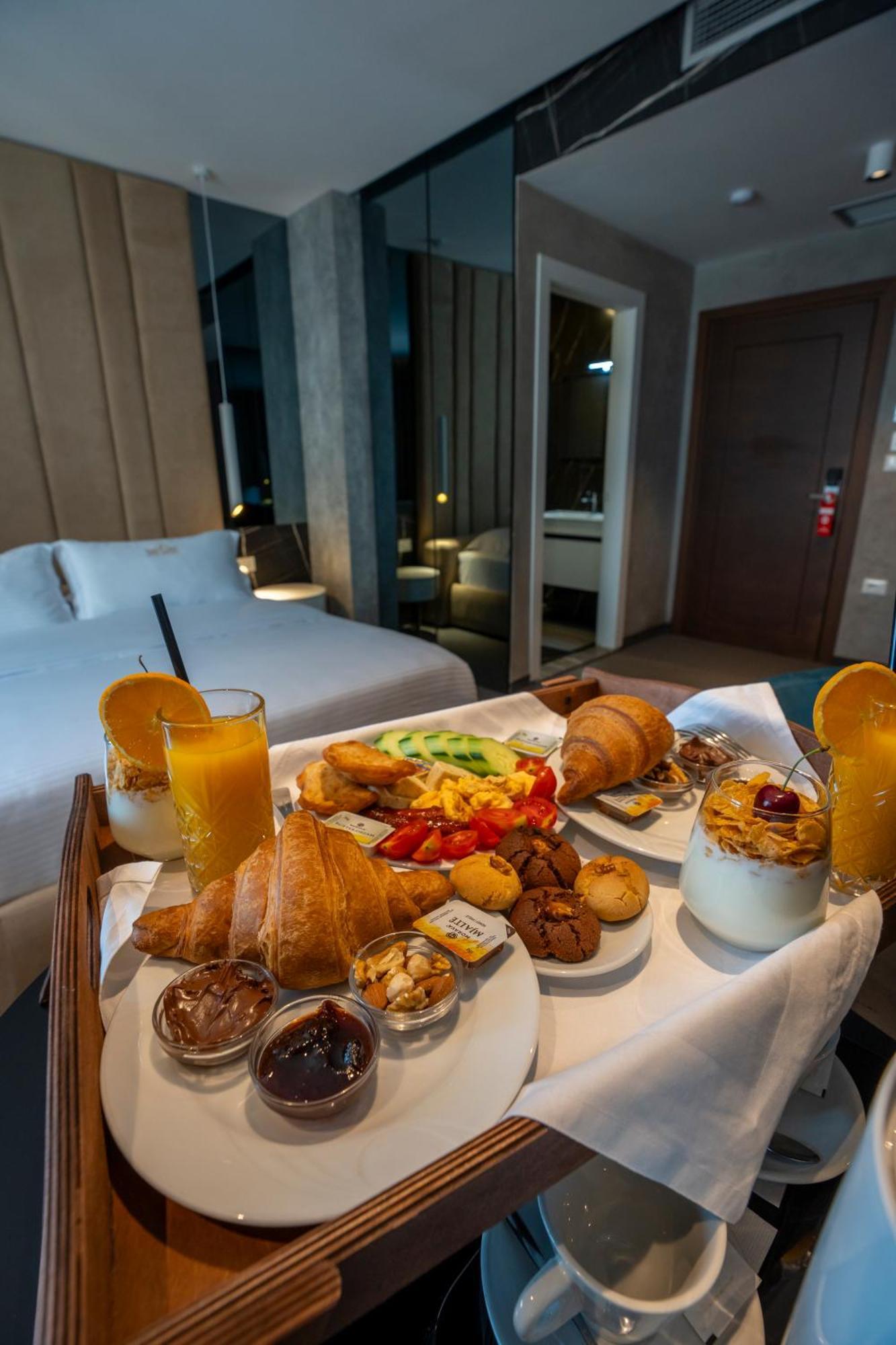 Hotel Chicago Shkoder Ngoại thất bức ảnh