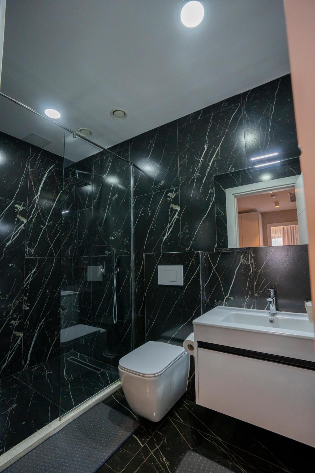 Hotel Chicago Shkoder Ngoại thất bức ảnh