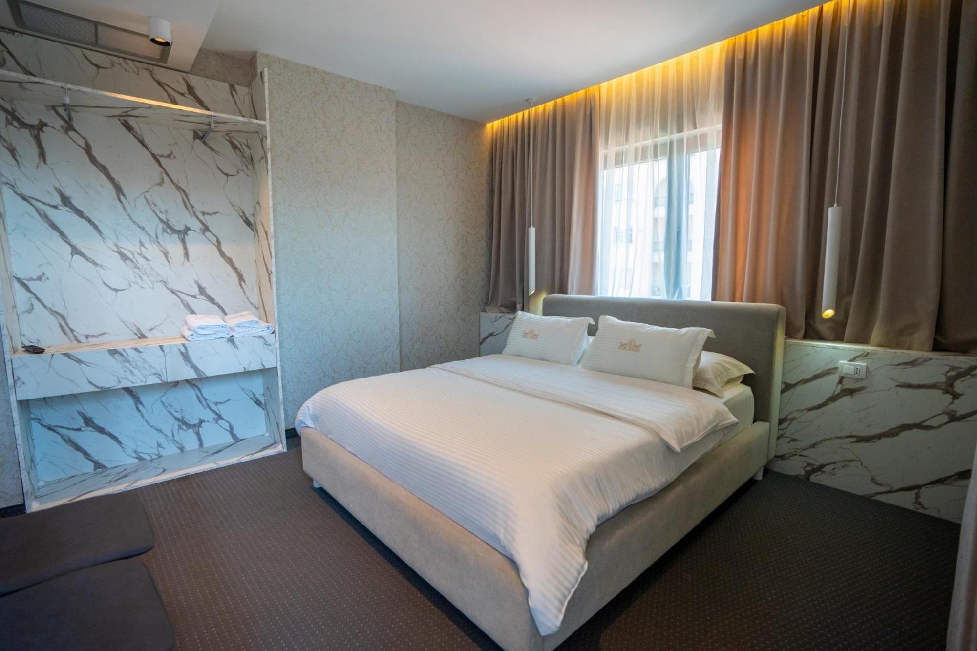 Hotel Chicago Shkoder Ngoại thất bức ảnh