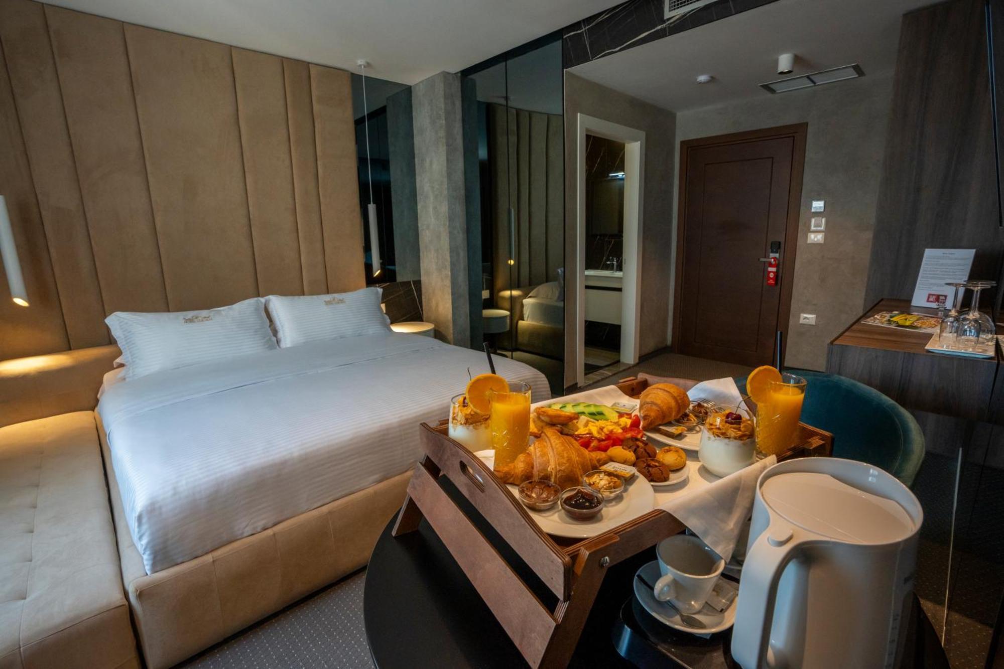 Hotel Chicago Shkoder Ngoại thất bức ảnh