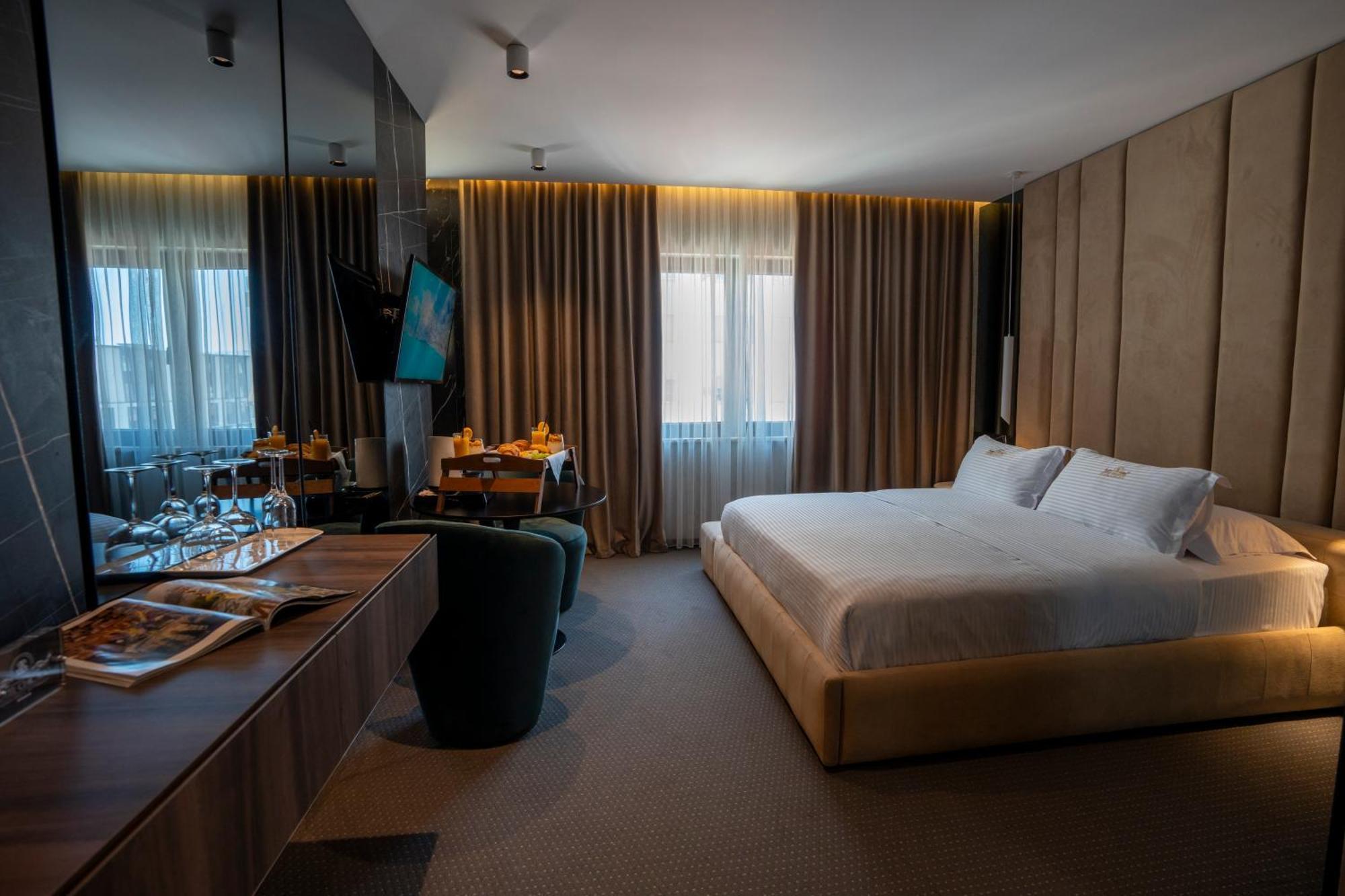 Hotel Chicago Shkoder Ngoại thất bức ảnh