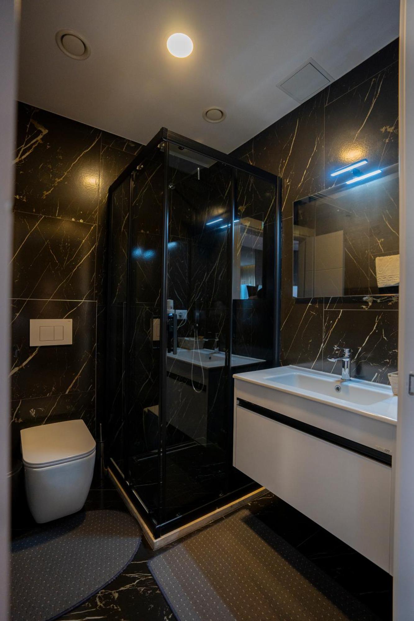 Hotel Chicago Shkoder Ngoại thất bức ảnh