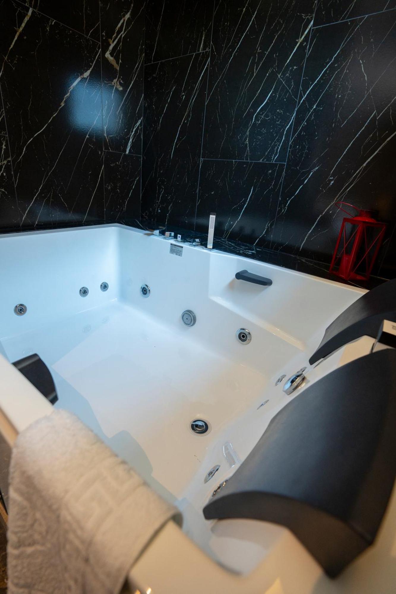 Hotel Chicago Shkoder Ngoại thất bức ảnh