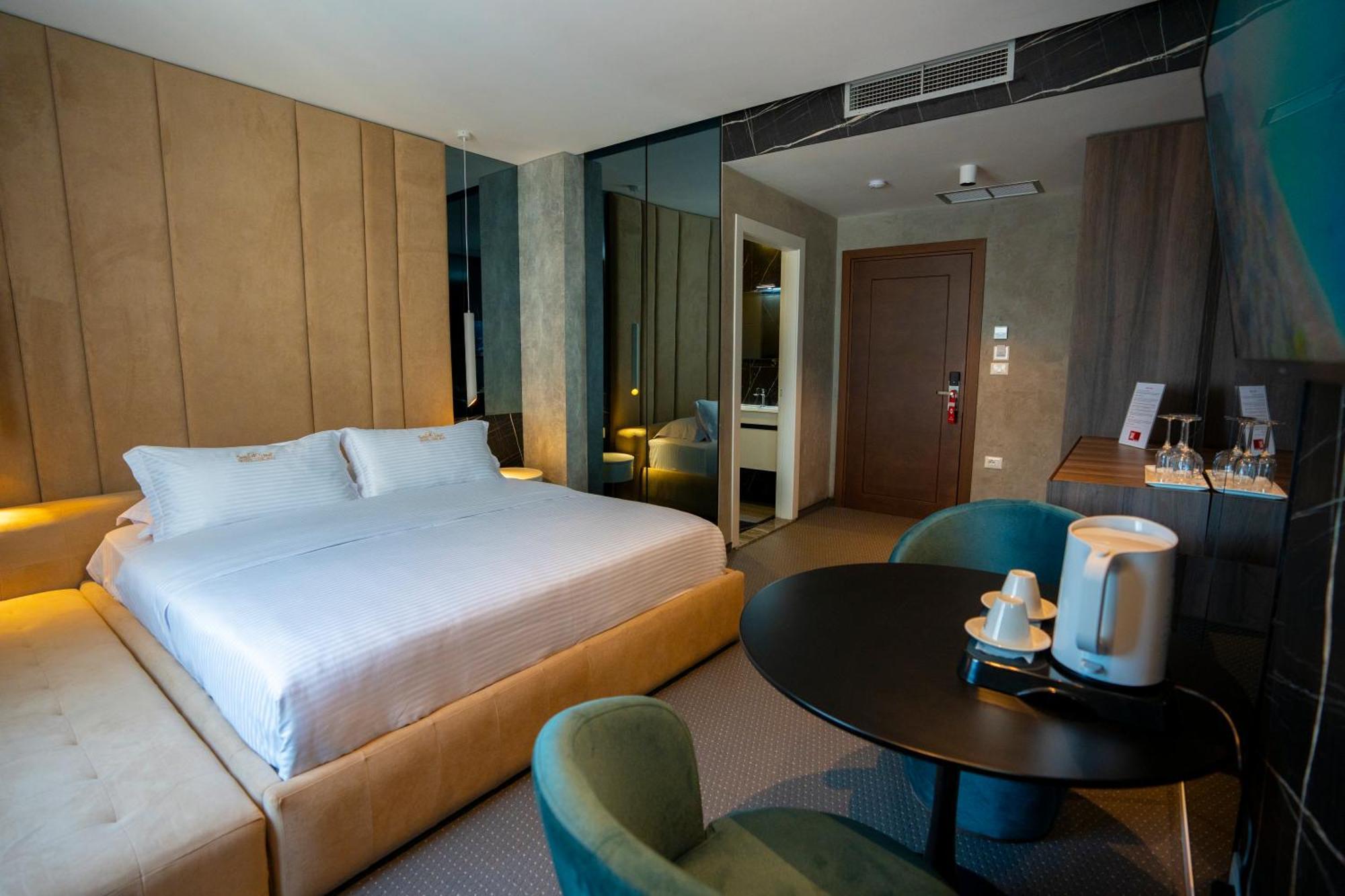 Hotel Chicago Shkoder Ngoại thất bức ảnh