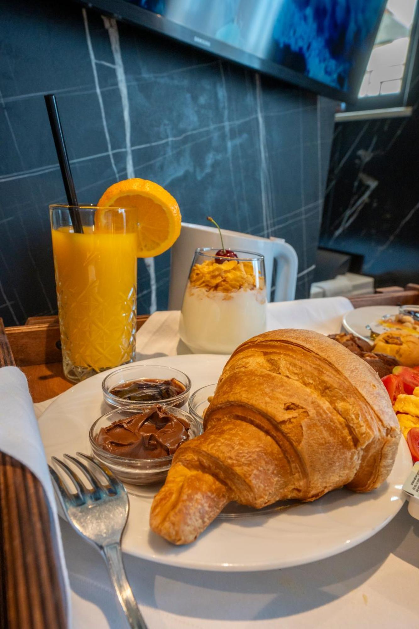 Hotel Chicago Shkoder Ngoại thất bức ảnh